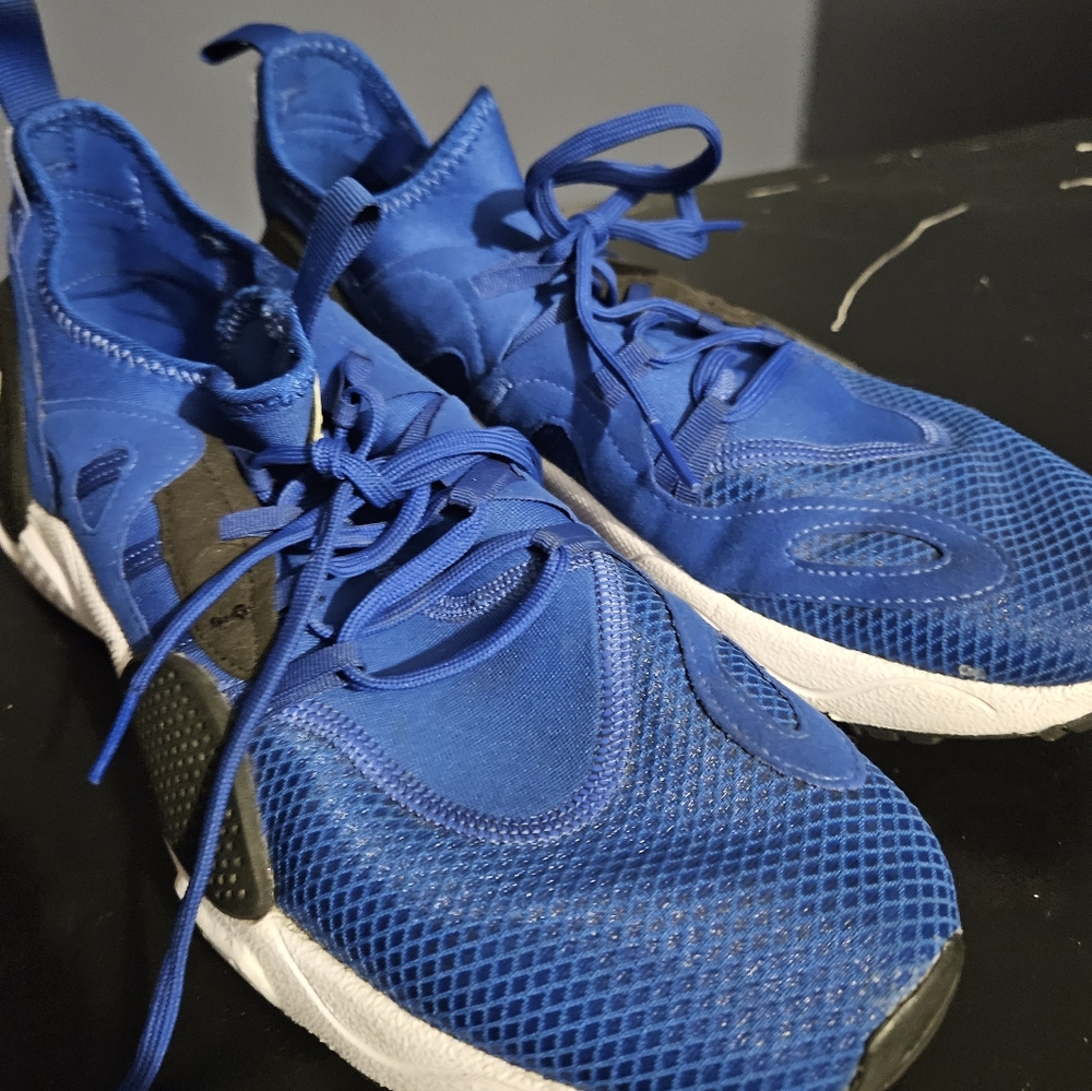 Nike Hirachis